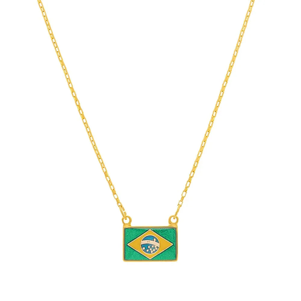 COLLIER TOUR DE COU PLAQUÉ OR 18K – DRAPEAU DU BRÉSIL EN RÉSINE ÉMAILLÉE – LONGUEUR 45 CM